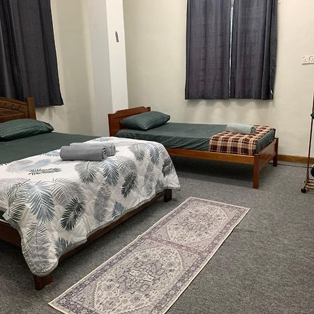 La Wood Homestay 캄풍 쿠알라 베숫 외부 사진
