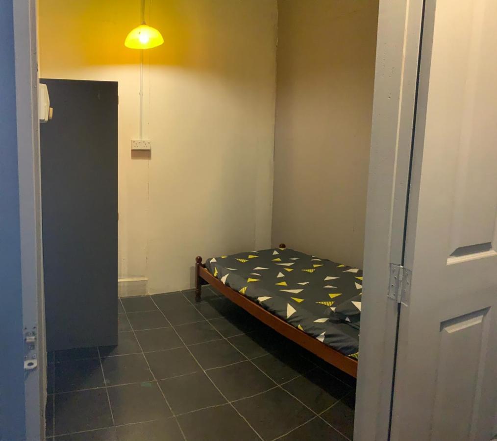 La Wood Homestay 캄풍 쿠알라 베숫 외부 사진