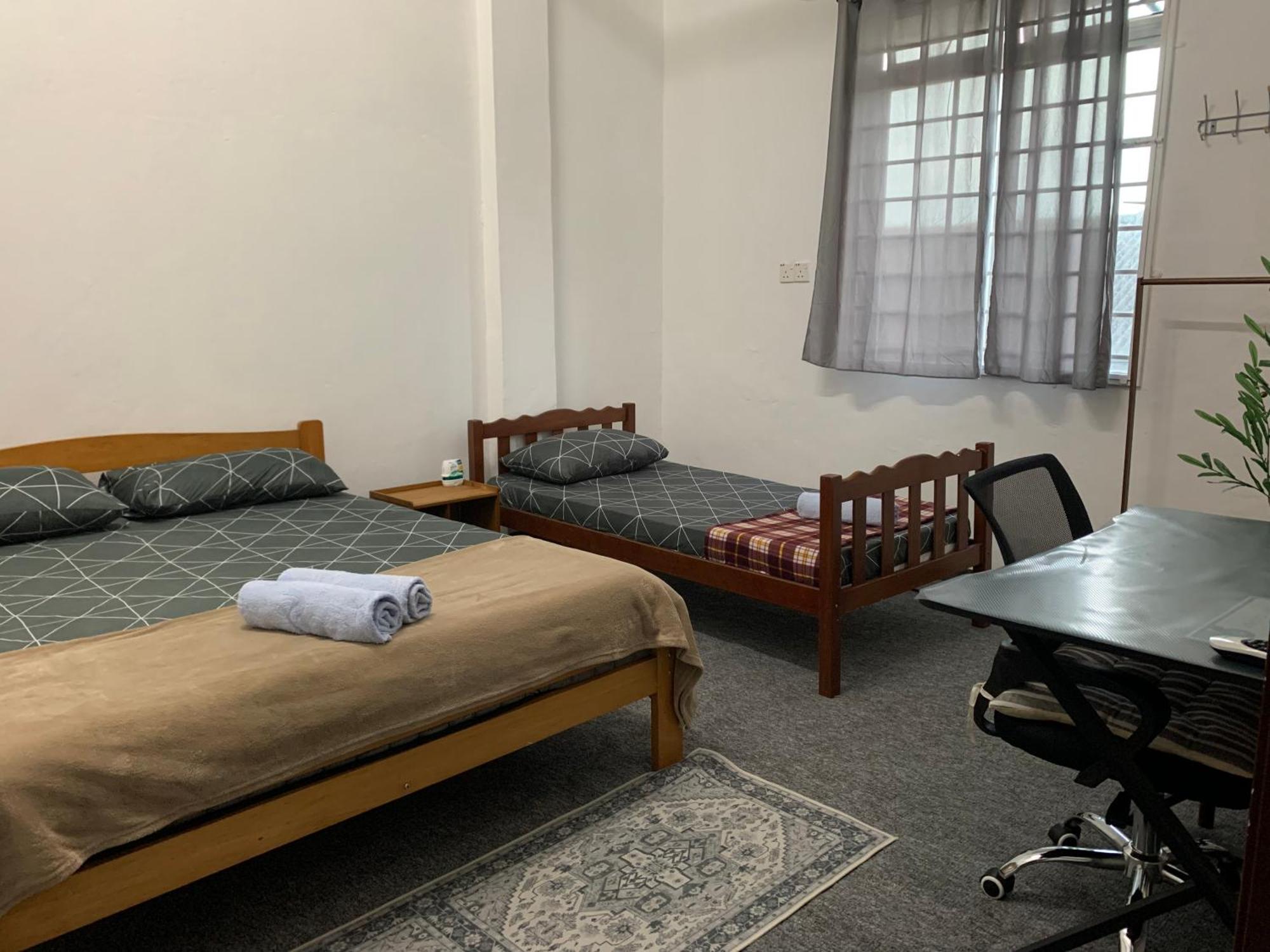La Wood Homestay 캄풍 쿠알라 베숫 외부 사진