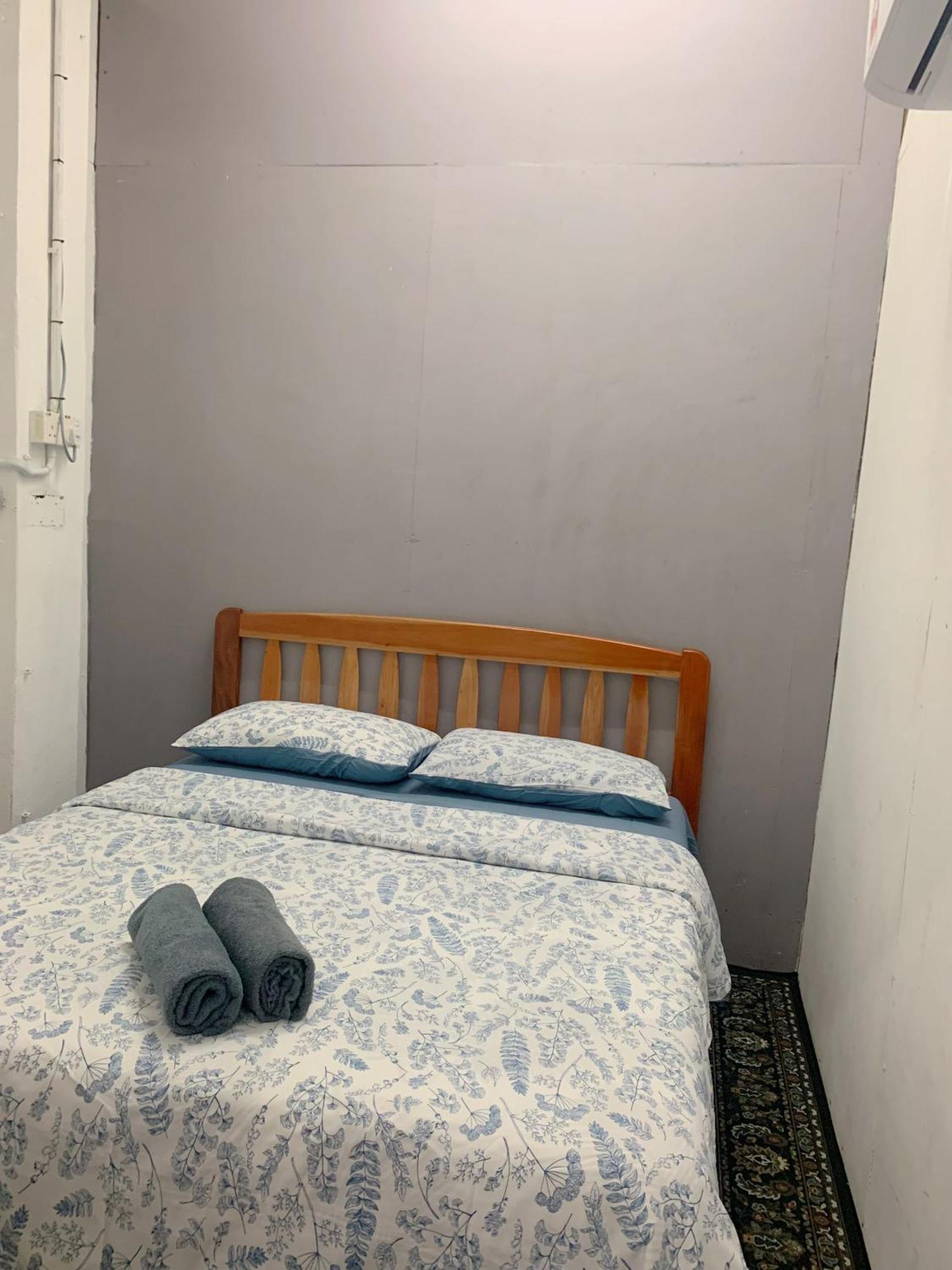La Wood Homestay 캄풍 쿠알라 베숫 외부 사진